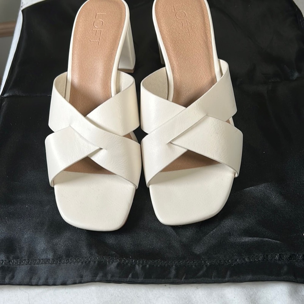 NEW Ann taylor Loft size 9 white sandel